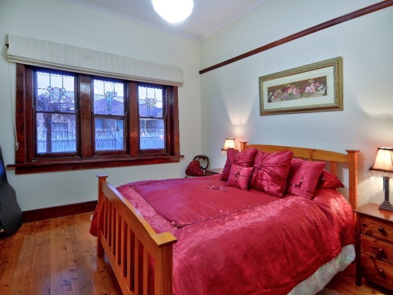 40 Clarence Street, Geelong West image 8