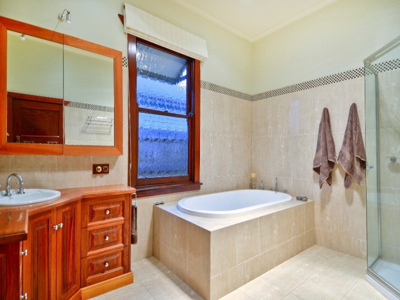 40 Clarence Street, Geelong West image 12