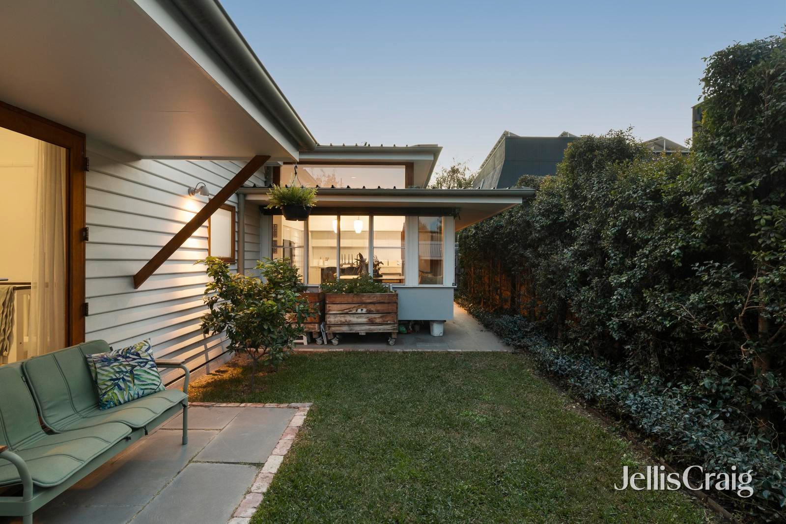 40 Clifton Street, Northcote image 8