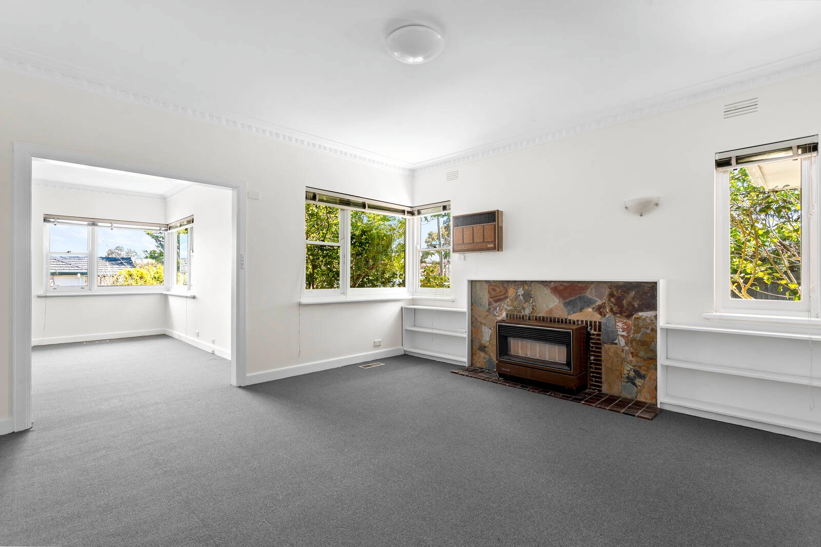Property Gallery Thumbnail 3