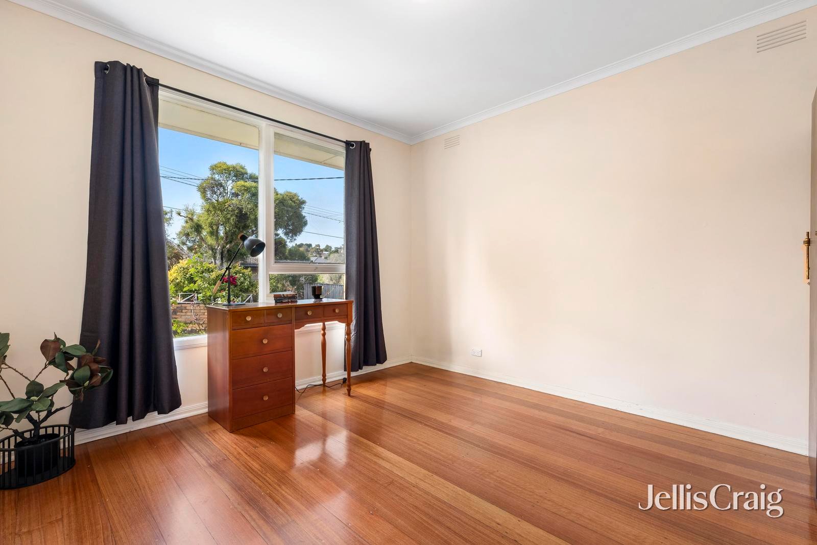 40 Finch Street, Burwood image 8