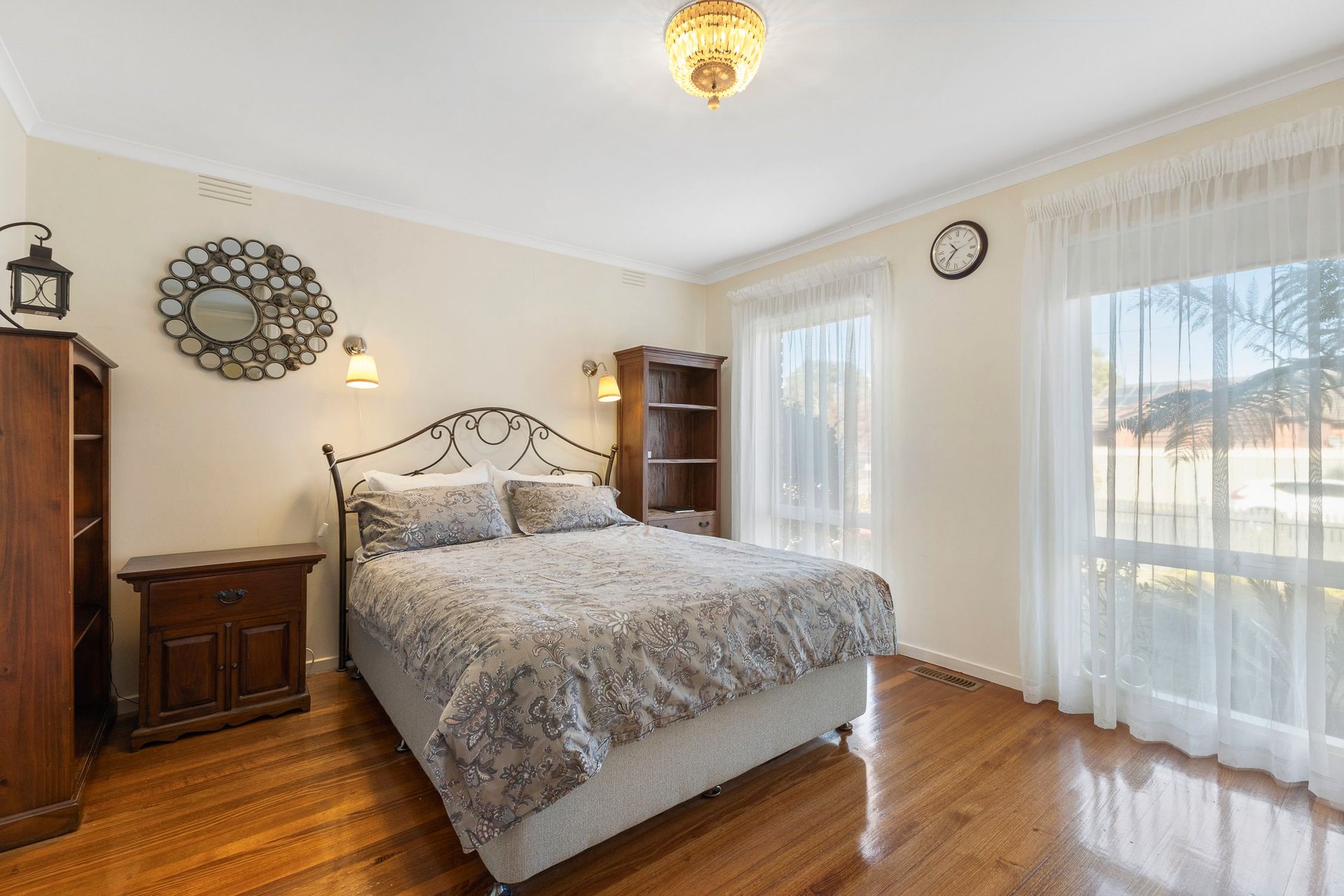 40 Gauntlet Avenue, Glen Waverley image 3