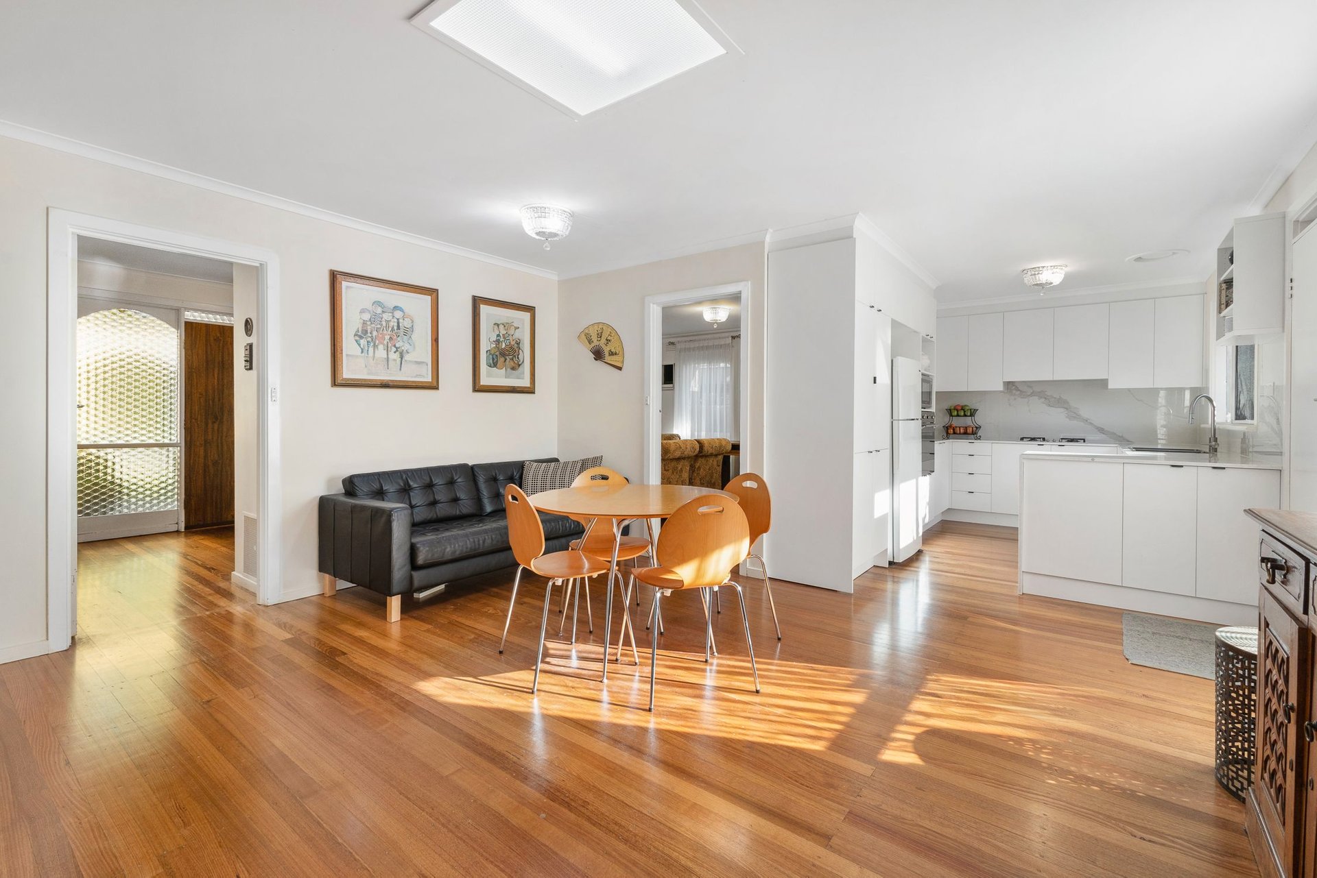 40 Gauntlet Avenue, Glen Waverley image 2