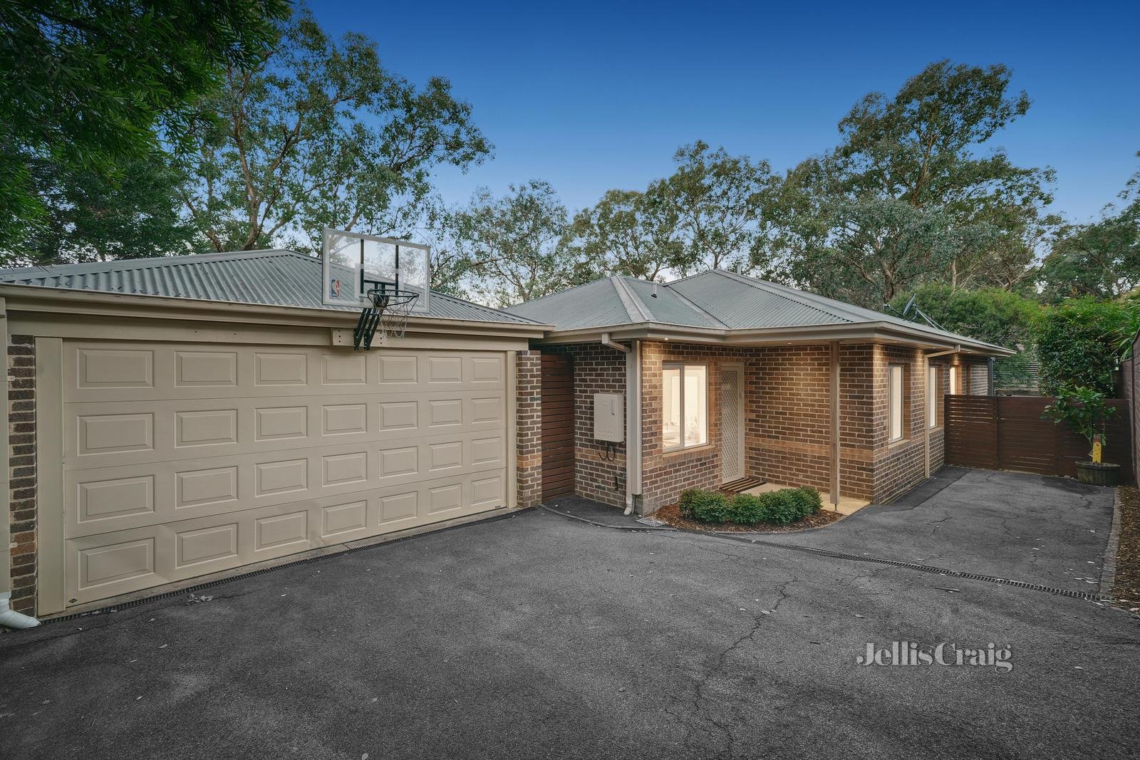 40 Highpoint Crescent, Eltham North image 1