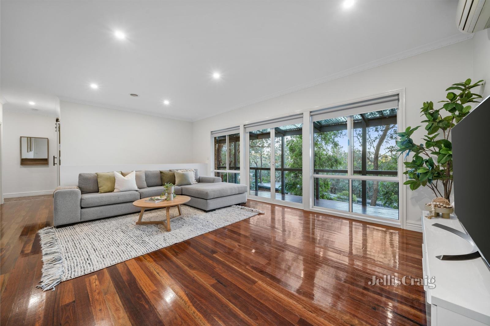 40 Highpoint Crescent, Eltham North image 2