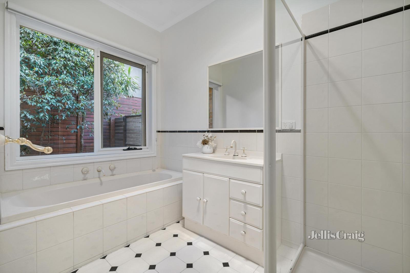 40 Highpoint Crescent, Eltham North image 8