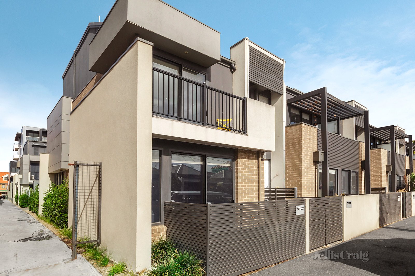 40 Lobb Street, Brunswick image 2