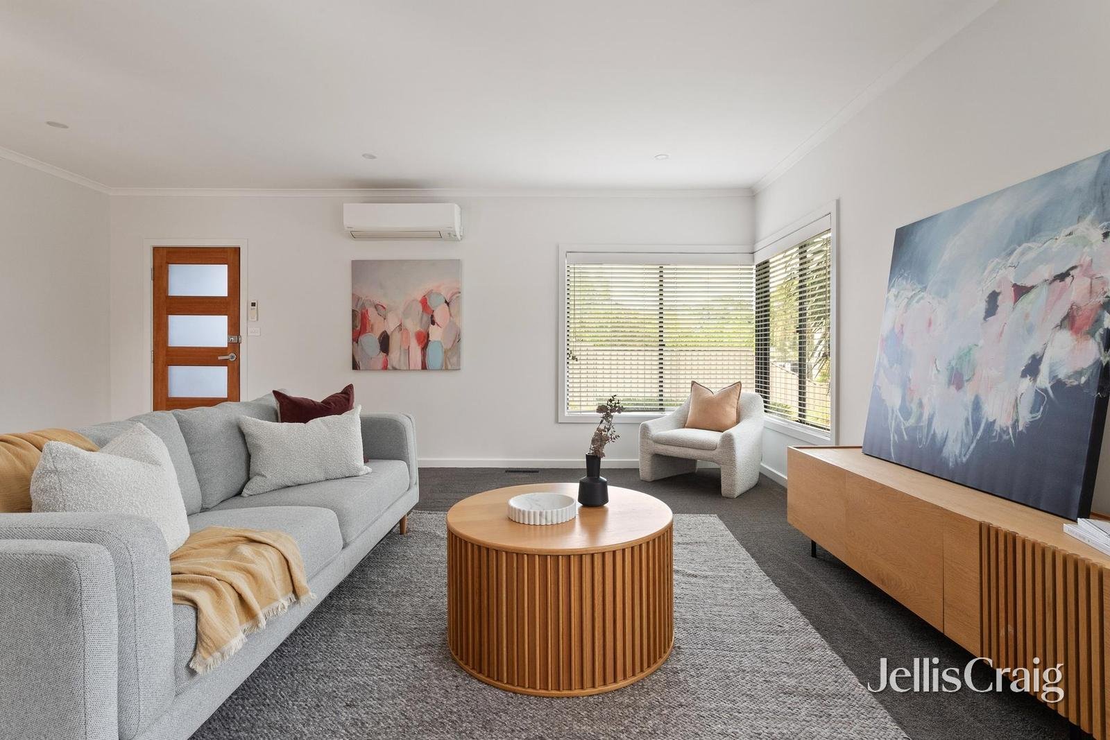 40 Longfellow Avenue, Mooroolbark image 2