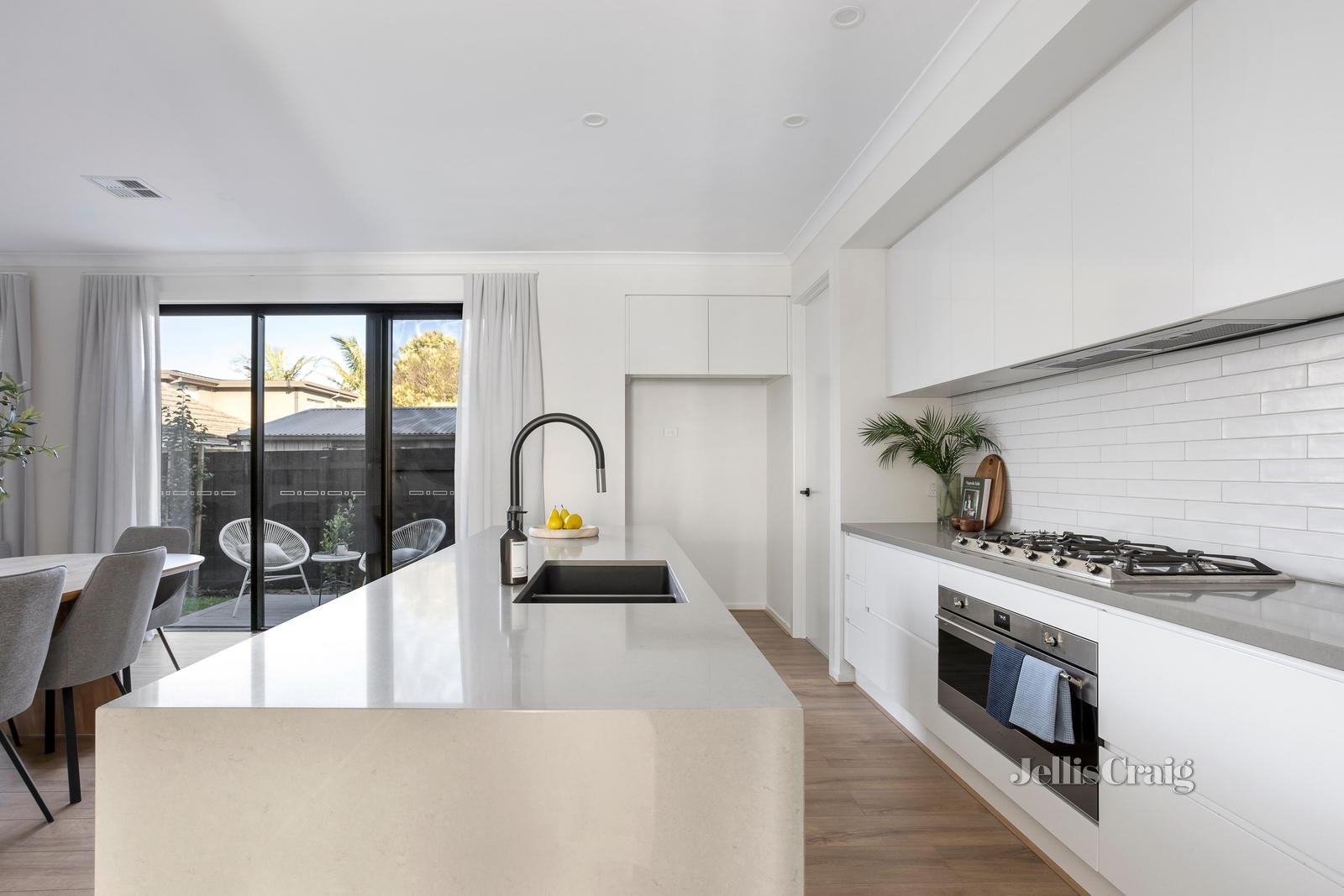 40 Nepean Avenue, Hampton East image 3
