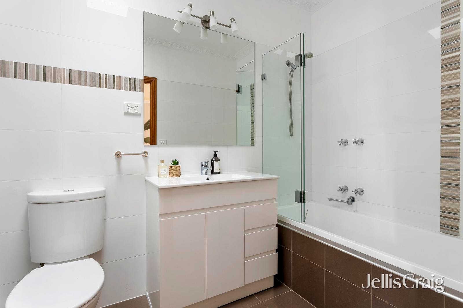 40 Park Crescent, Kew image 9