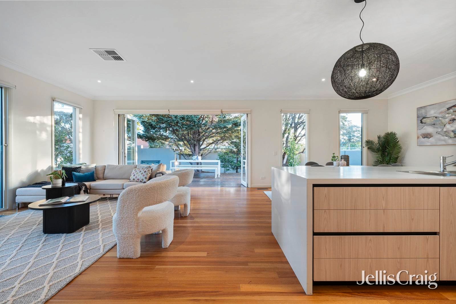 40 Passchendaele Street, Hampton image 2