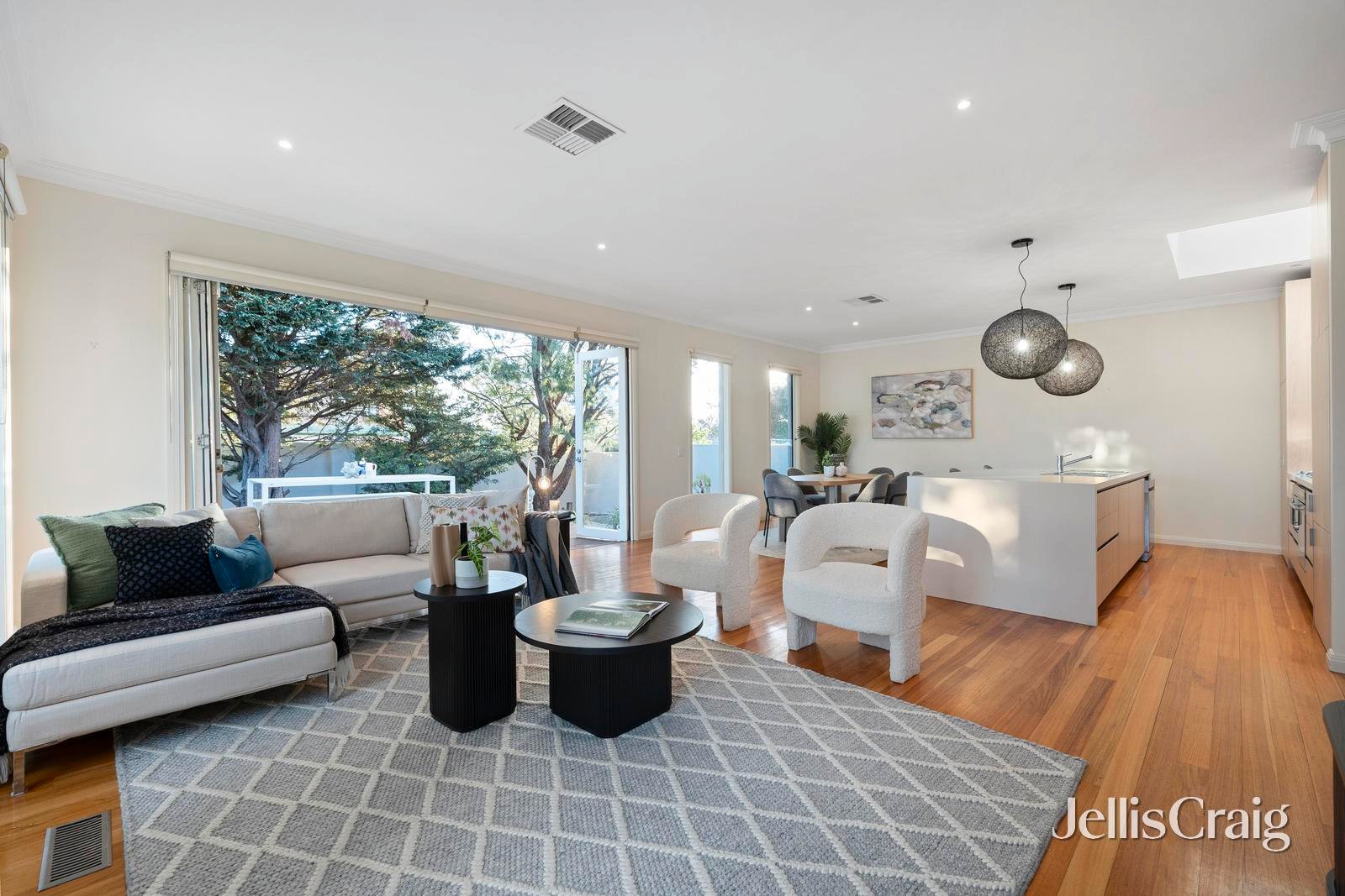 40 Passchendaele Street, Hampton image 4