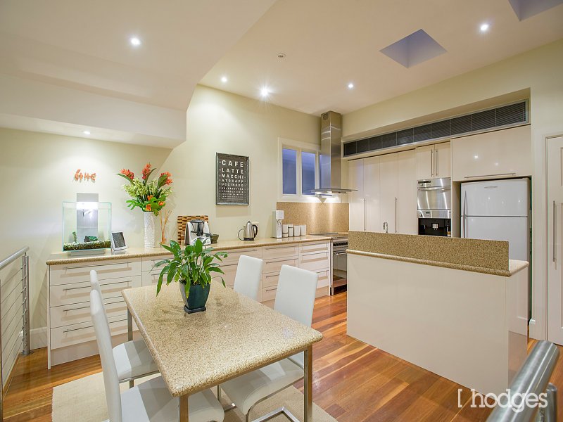 40 Robb Street, Essendon image 2