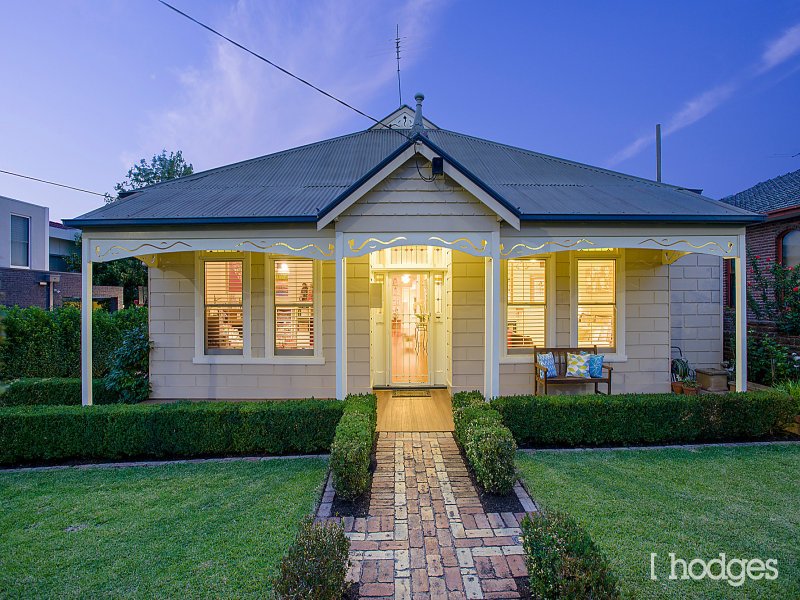 40 Robb Street, Essendon image 11