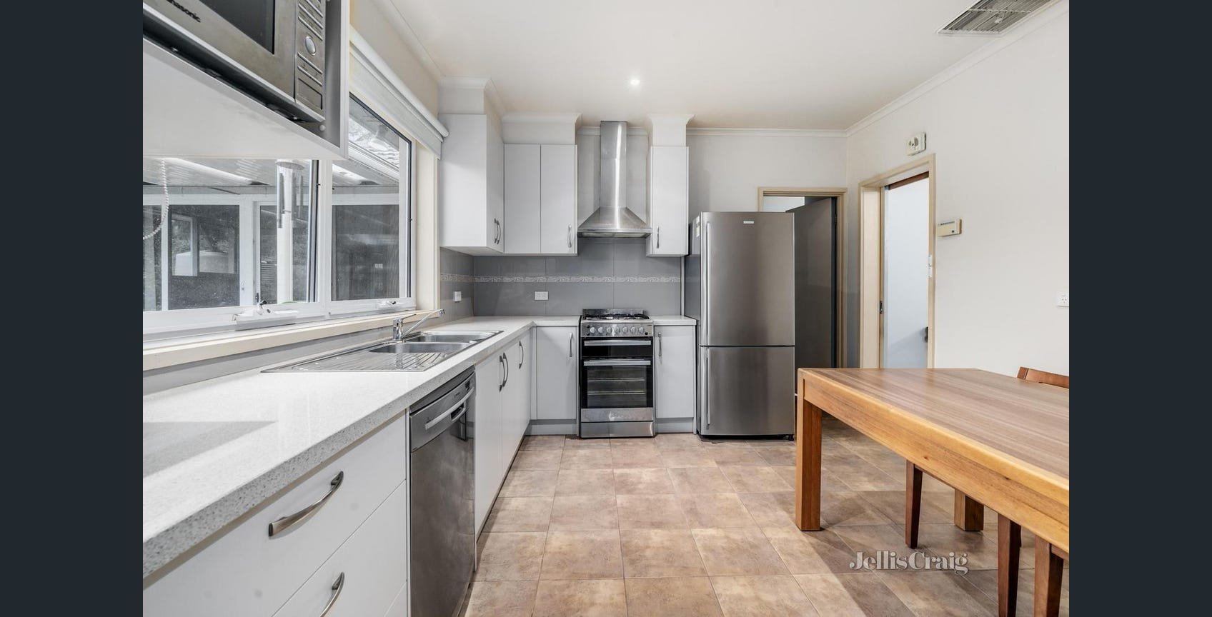 40 Romoly Drive, Forest&nbsp;Hill image 3