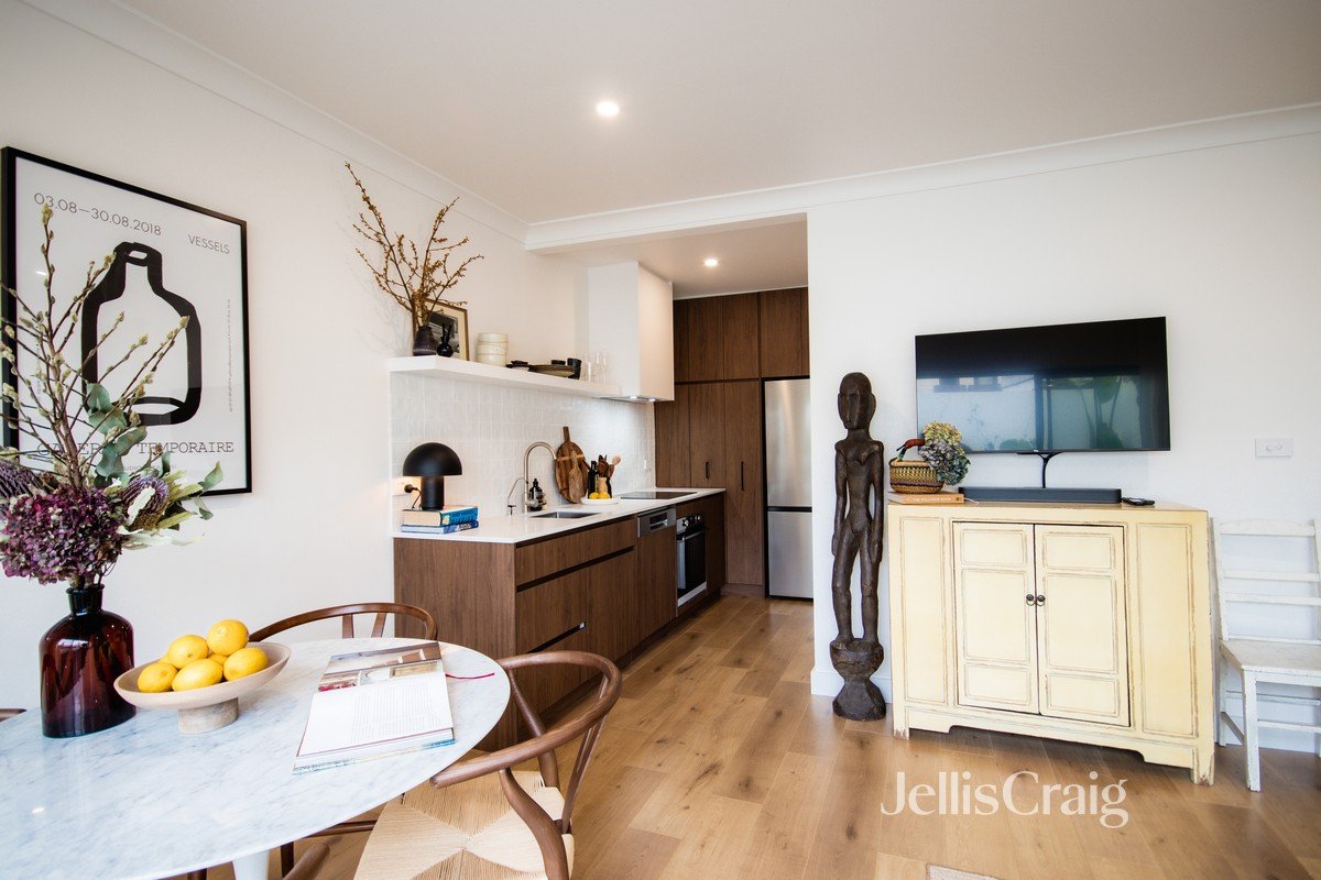 40 Rowena Parade, Richmond image 3