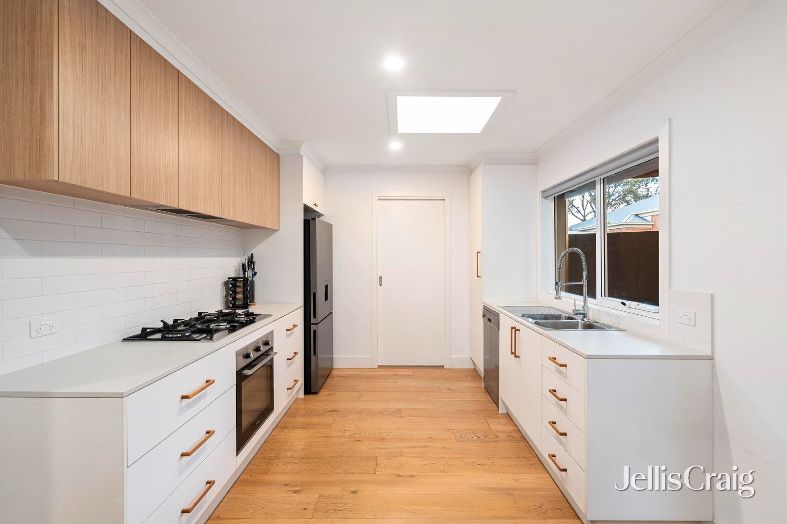 40 Sellick Drive, Croydon image 5