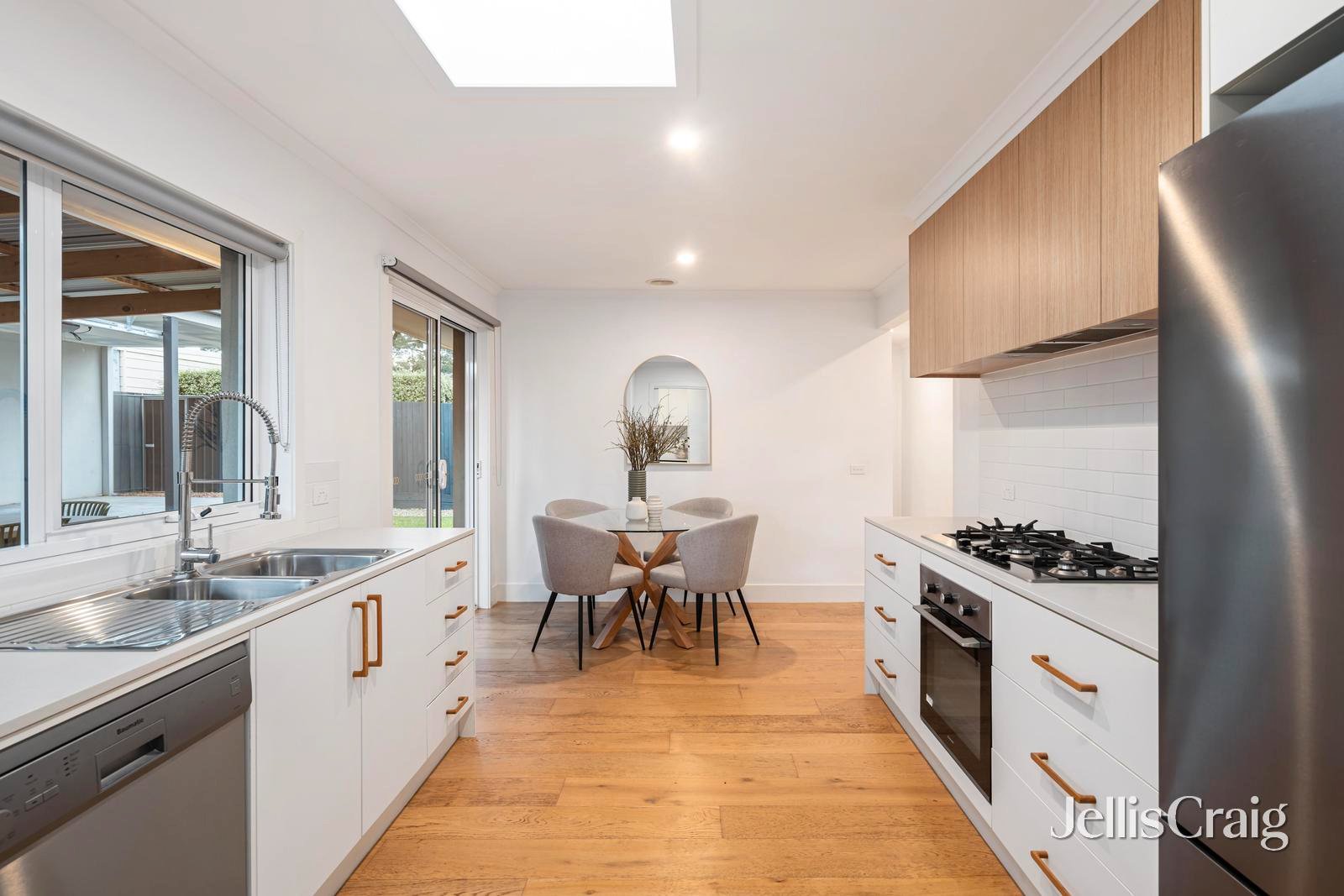 40 Sellick Drive, Croydon image 6