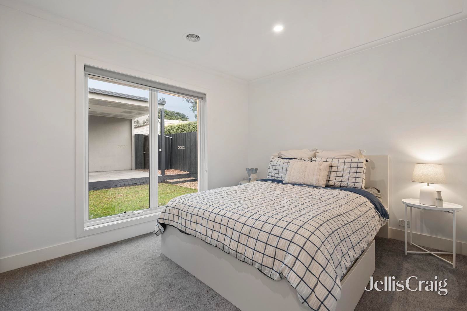 40 Sellick Drive, Croydon image 9