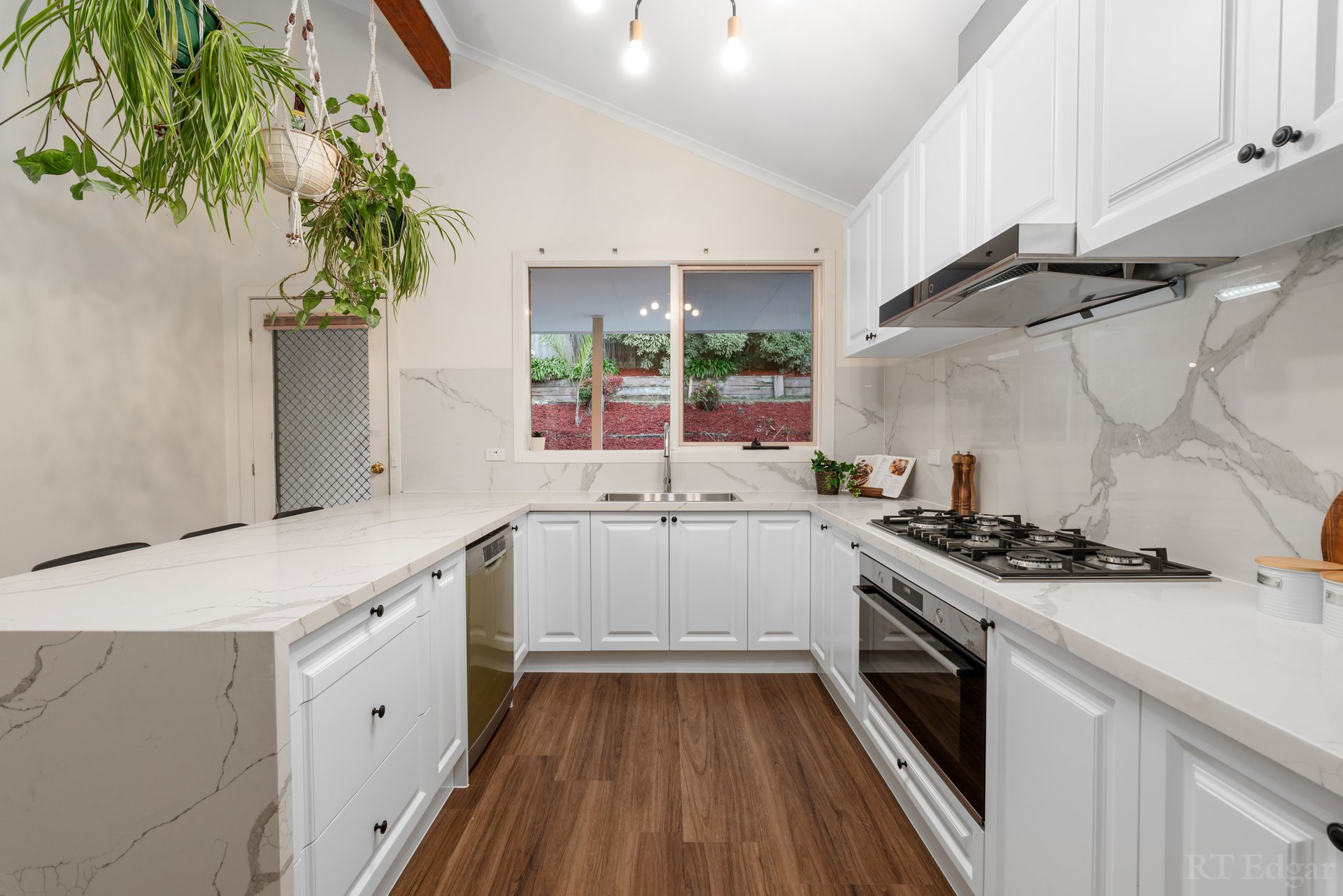 Property Gallery Thumbnail 8