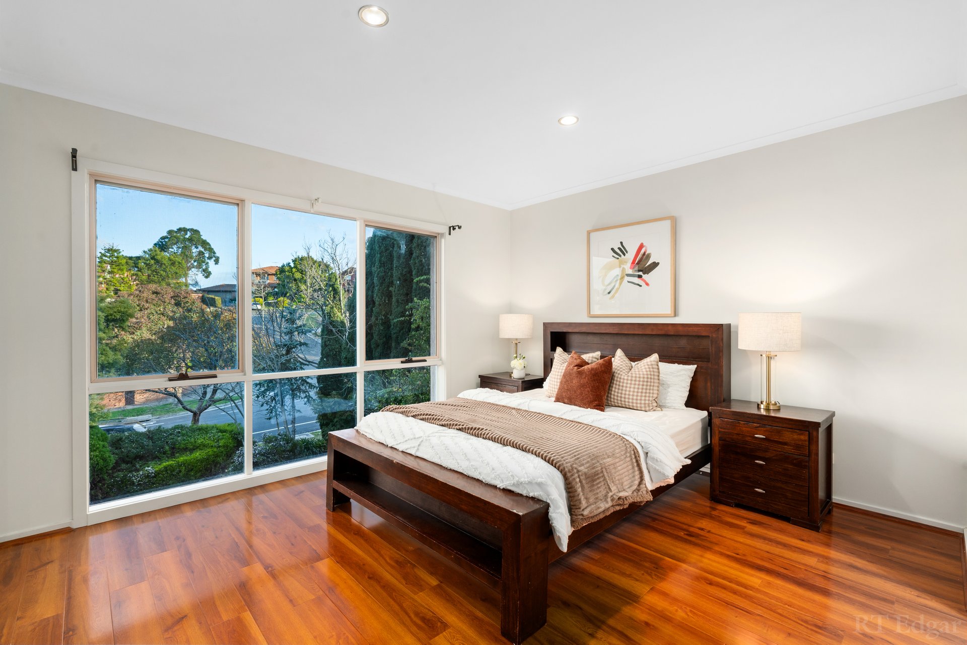 Property Gallery Thumbnail 12