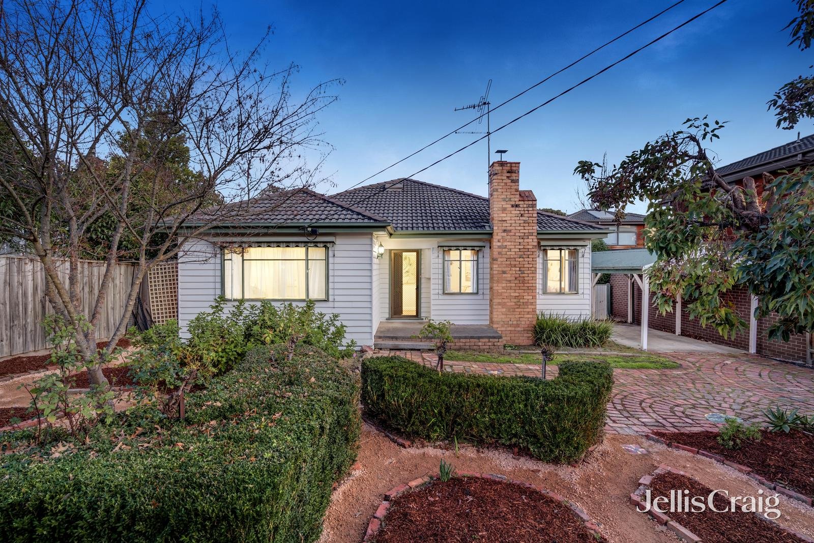 40 Springfield Road, Box Hill North image 1