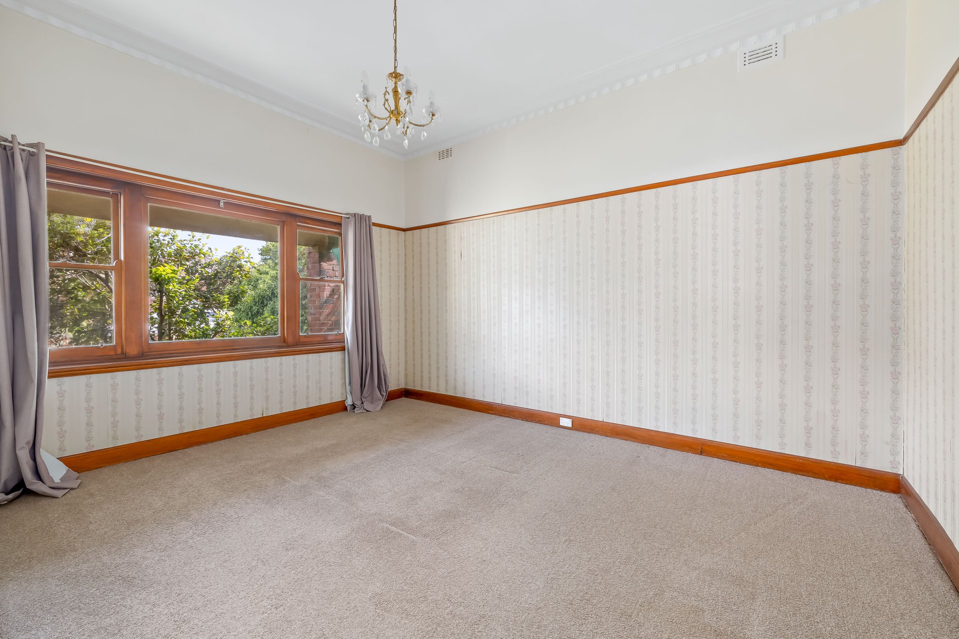 Property Gallery Thumbnail 4