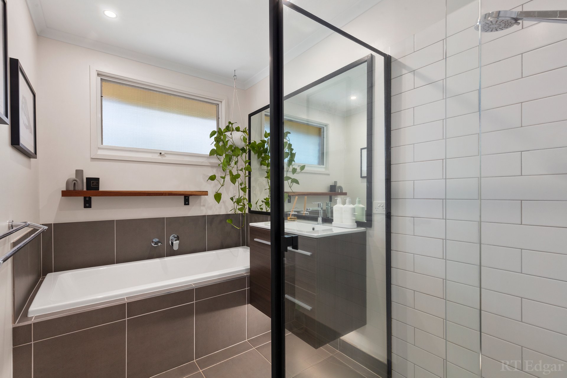 Property Gallery Thumbnail 17