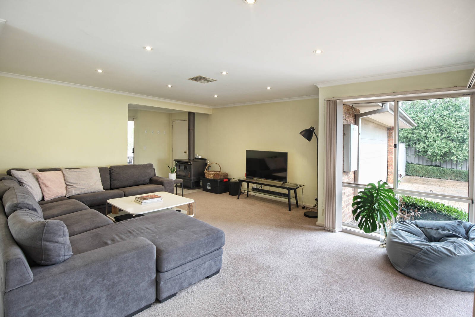 Property Gallery Thumbnail 3