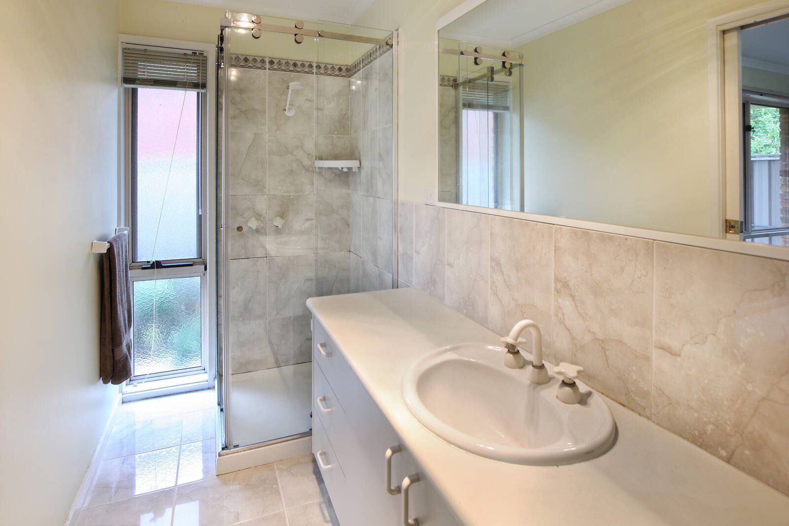 Property Gallery Thumbnail 6
