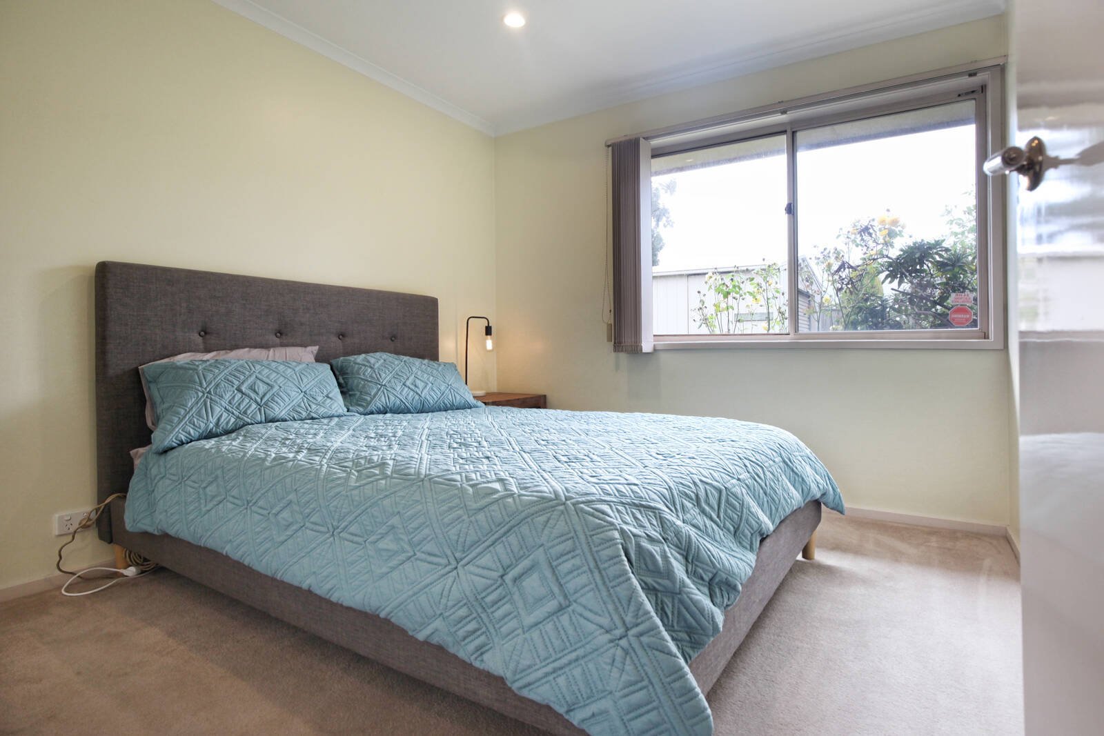 Property Gallery Thumbnail 8