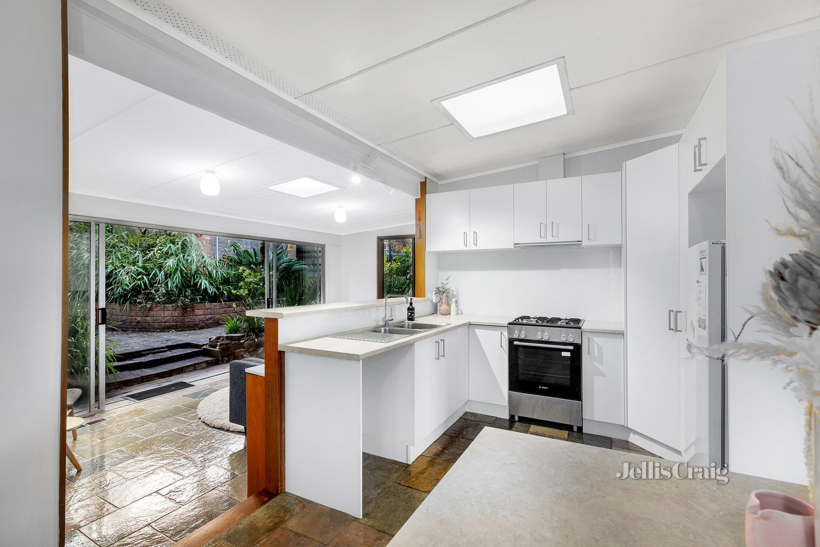 40 Wattle Valley Road, Mitcham image 4
