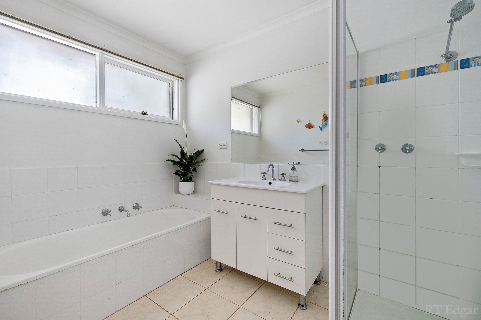Property Gallery Thumbnail 6