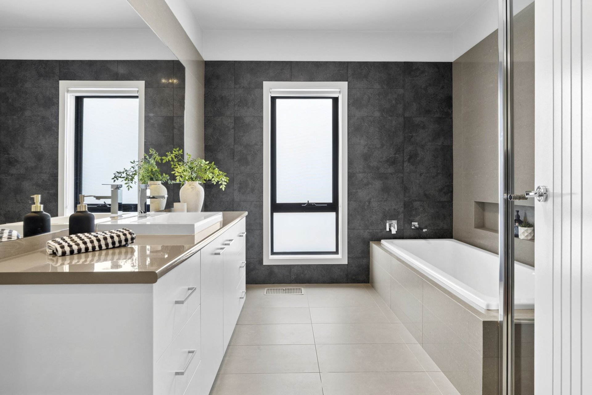 40 Wolseley Grove, Bell Post Hill image 11