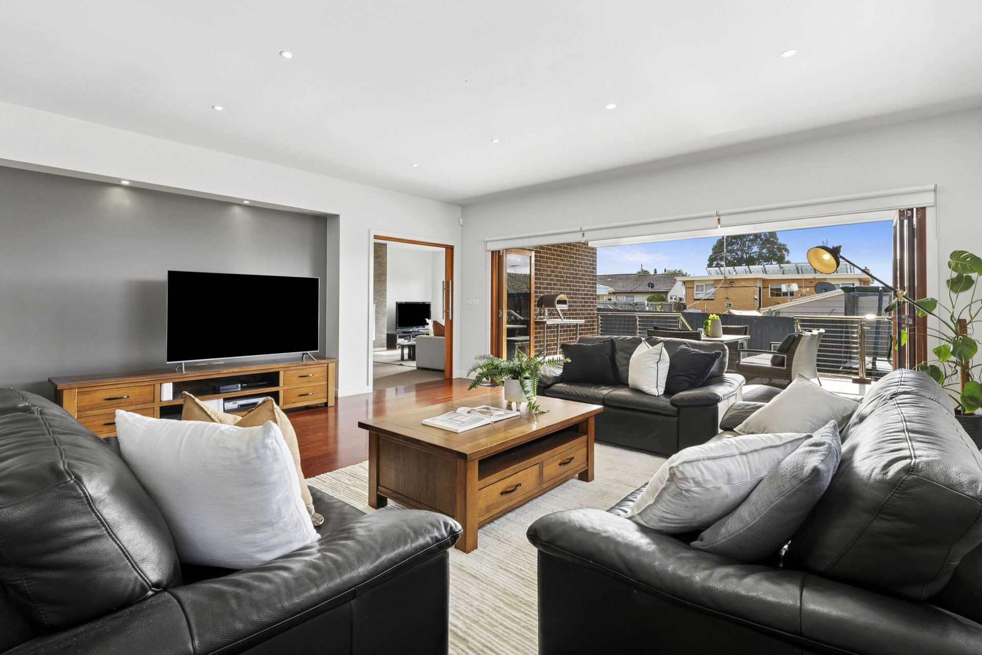 40 Wolseley Grove, Bell Post Hill image 7