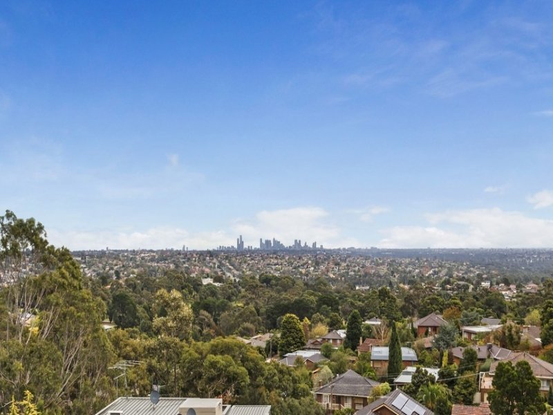 4002/2 Sovereign Point Court, Doncaster image 2