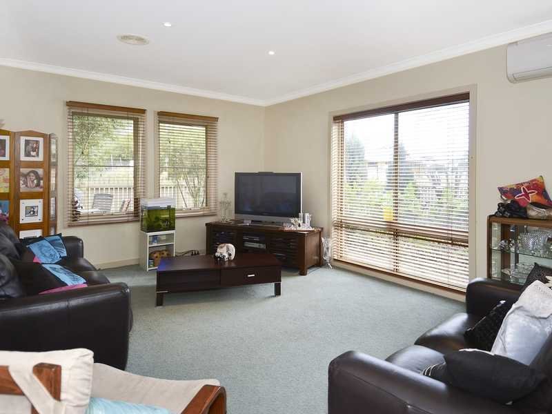 401 Autumn Street, Newtown image 3