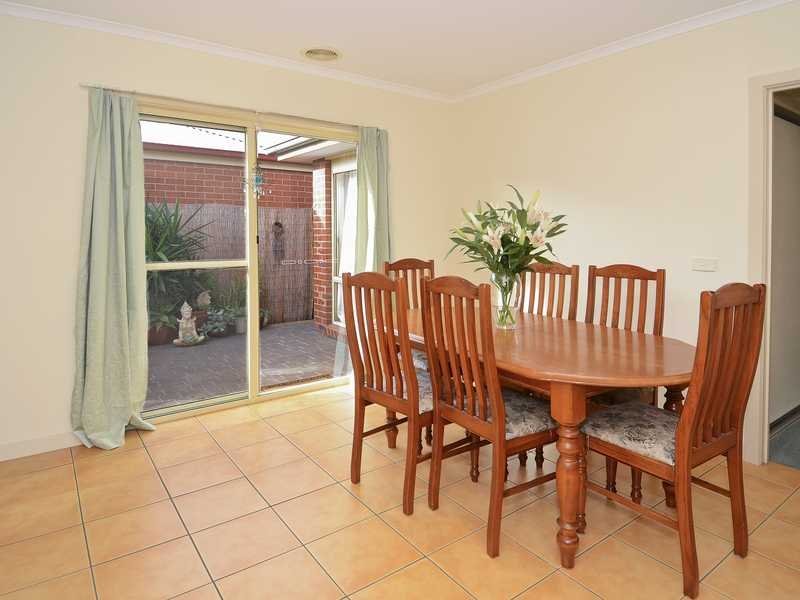 401 Autumn Street, Newtown image 4