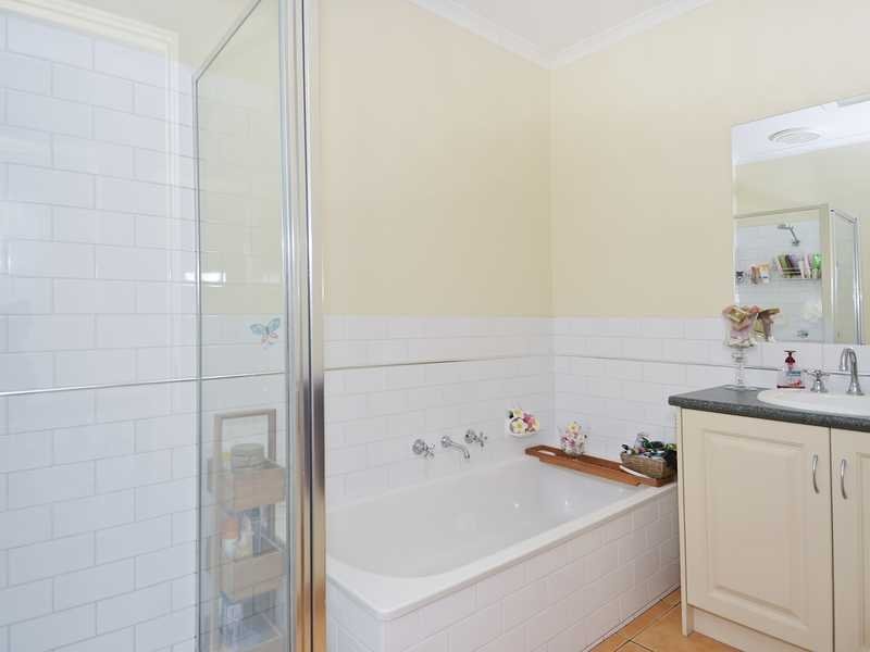 401 Autumn Street, Newtown image 6