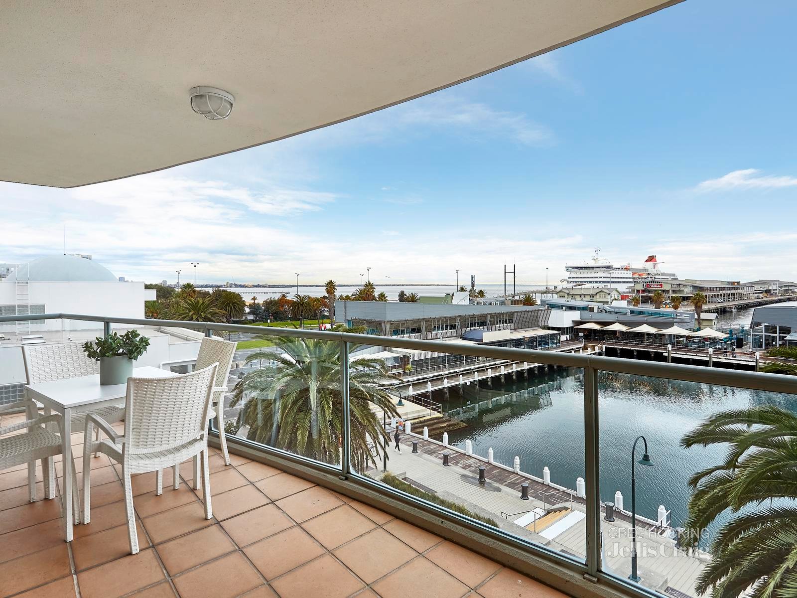 401/107 Beach Street, Port Melbourne image 3