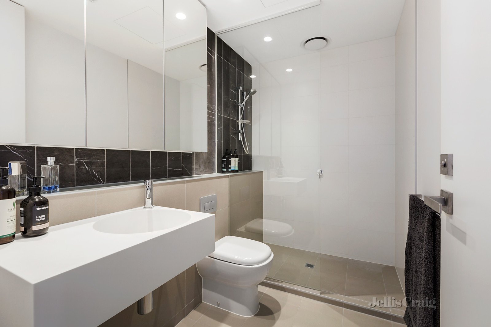 401/14 Elizabeth Street, Malvern image 5