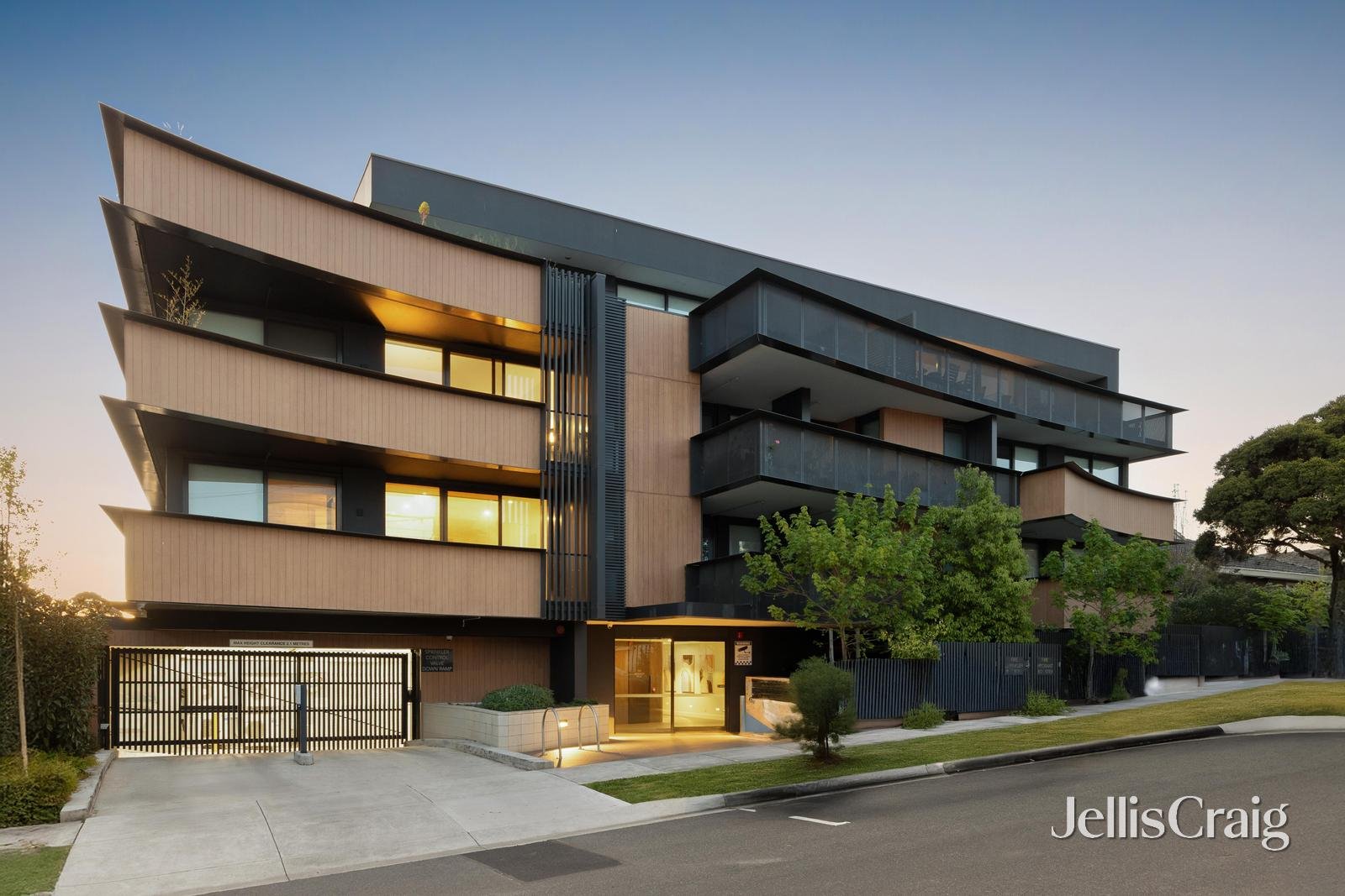 401/19 Frederick Street, Doncaster image 2