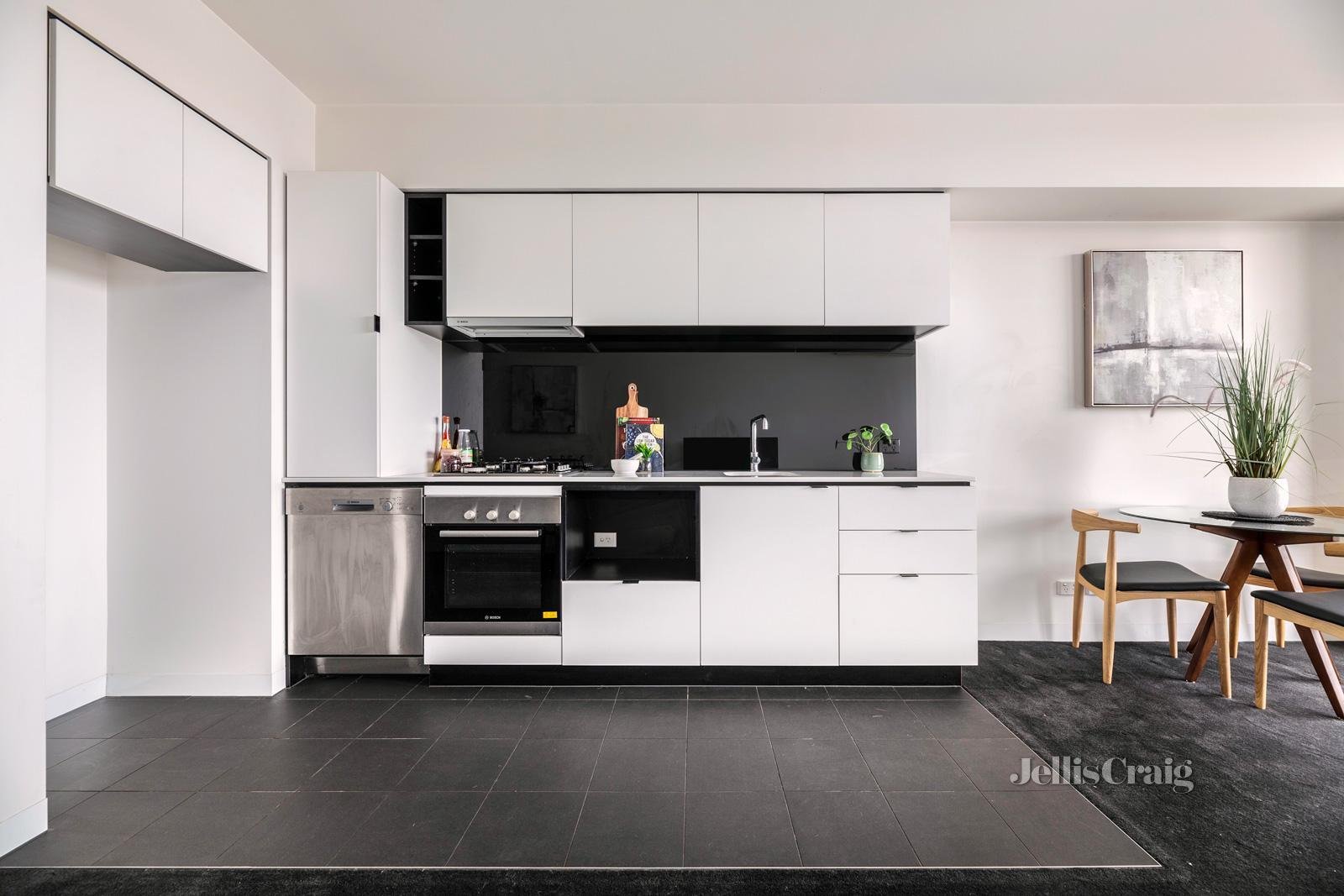 401/255 Racecourse Road, Kensington image 2