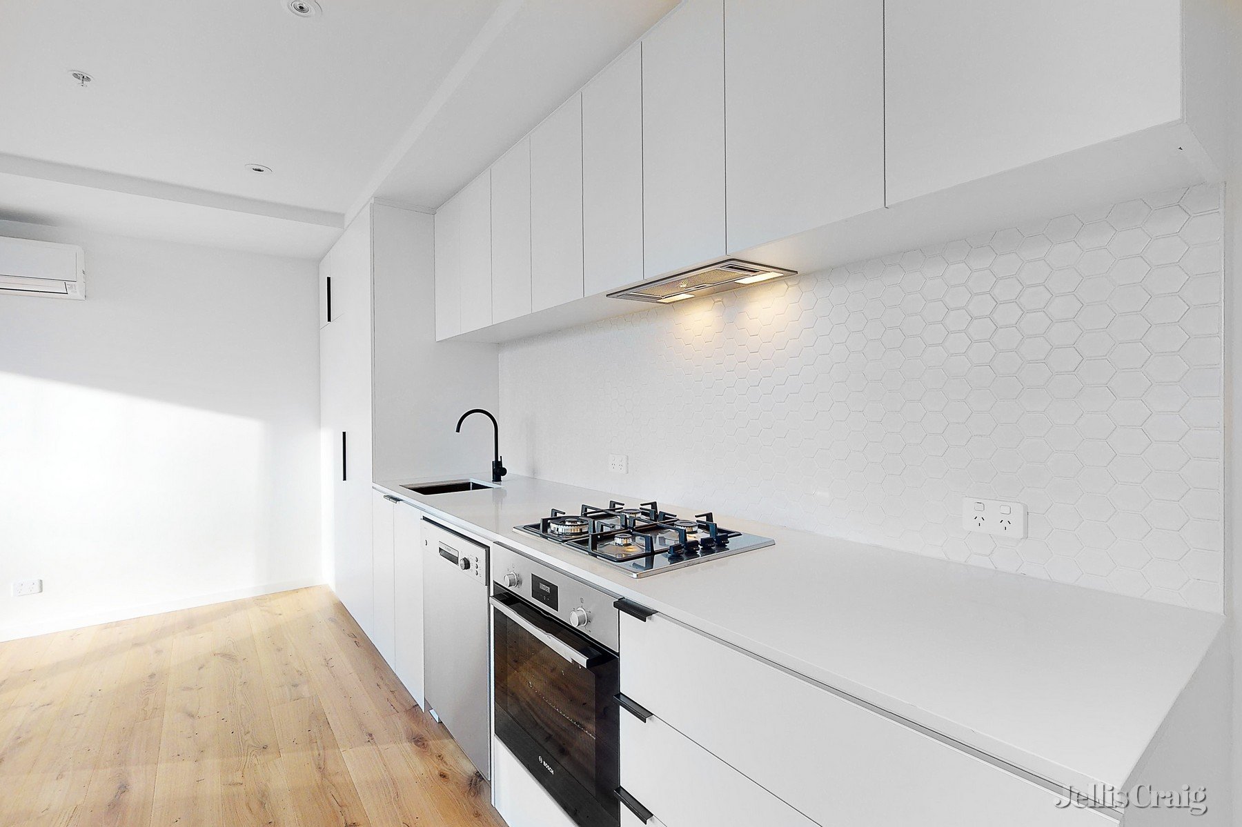 401/4-8 Hallenstein Street, Footscray image 2