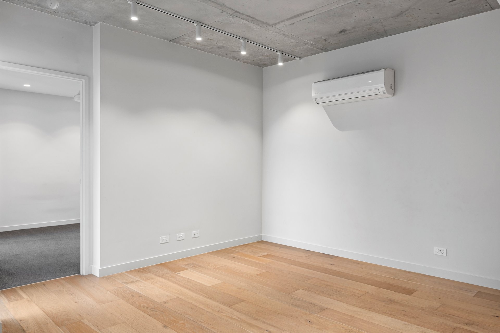Property Gallery Thumbnail 3