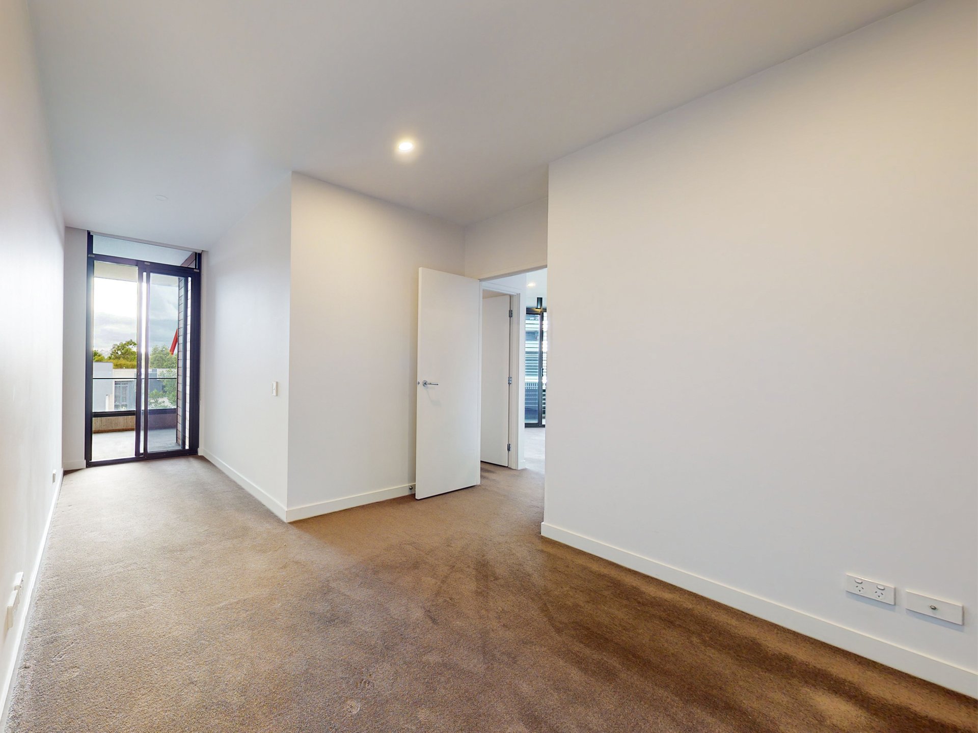 401/66 Mount Alexander Road, Travancore image 5