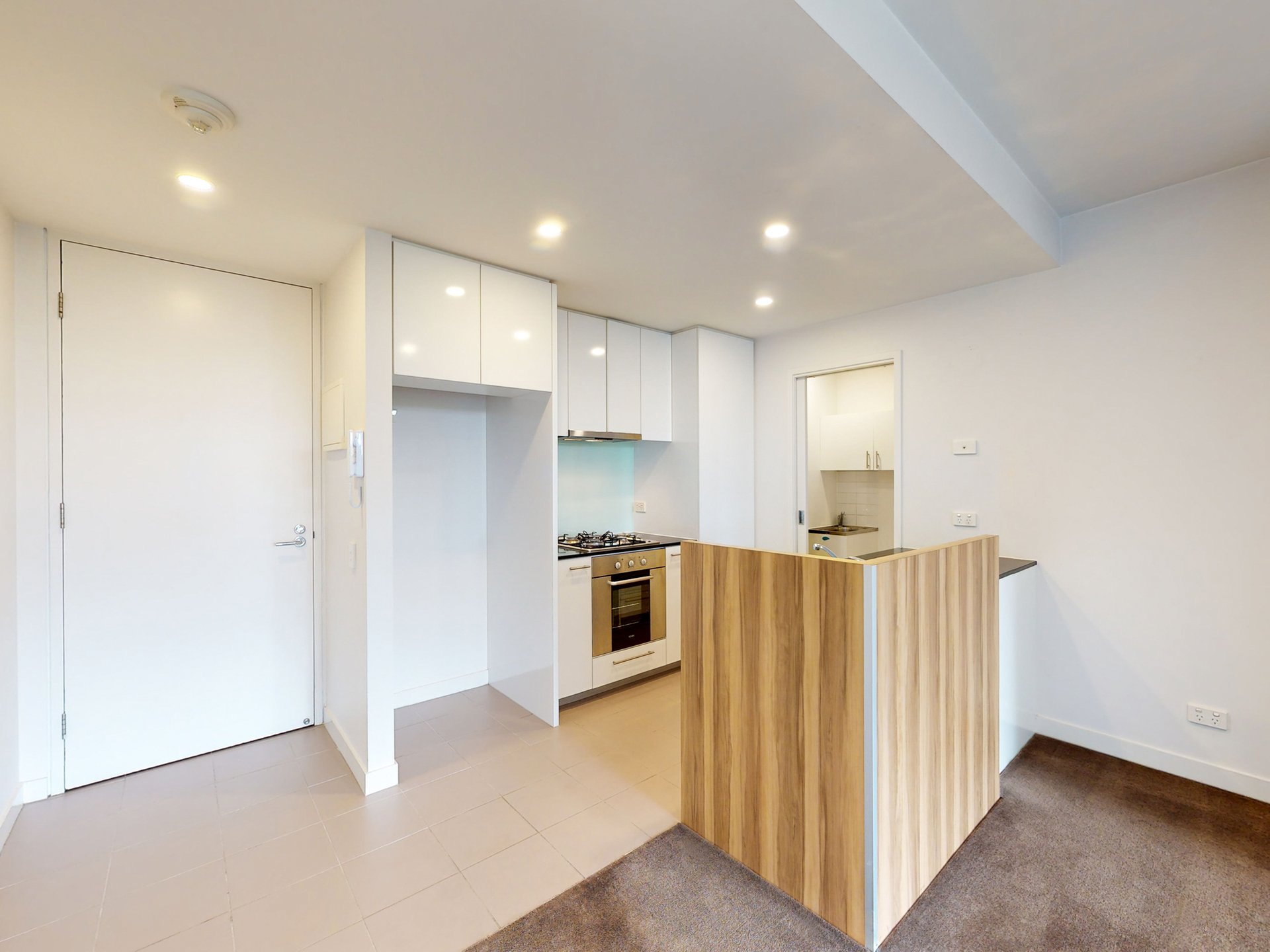 401/66 Mount Alexander Road, Travancore image 3