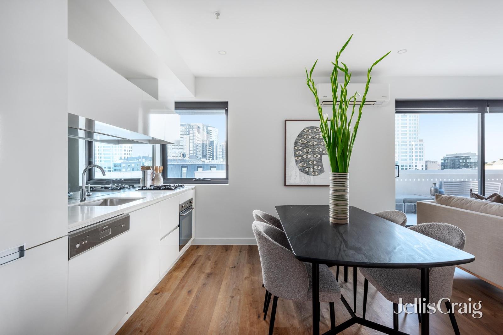 401/8 Bond Street, South Yarra image 6