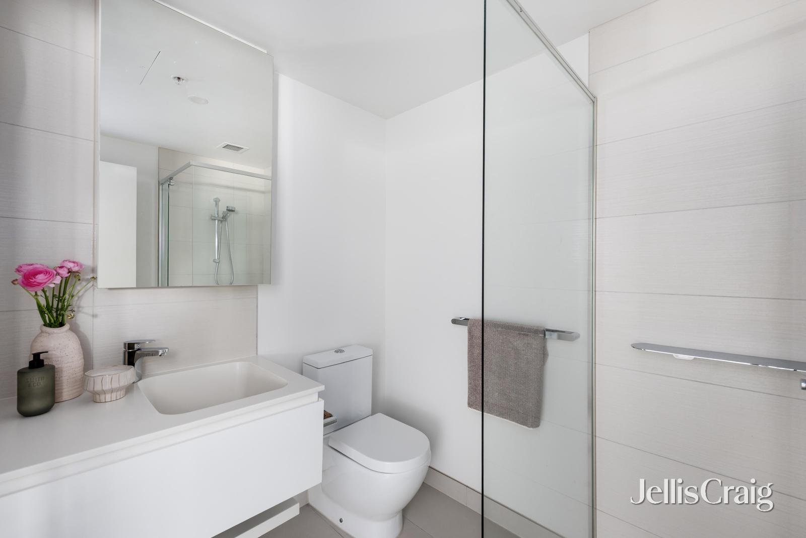 401/8 Bond Street, South Yarra image 8
