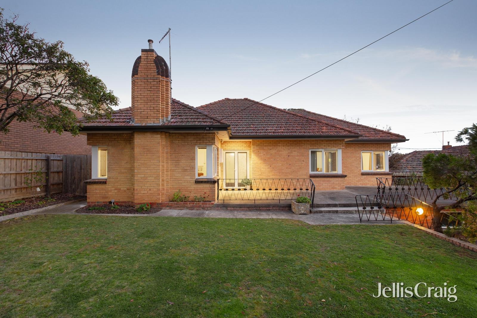 402 Lower Plenty Road, Viewbank image 2